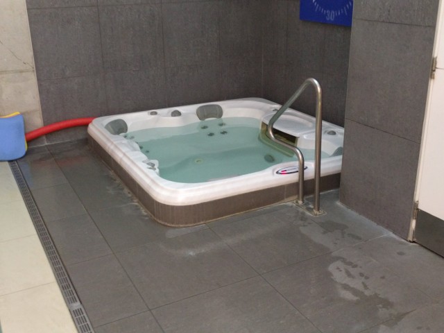 BodyTech Hot Tub